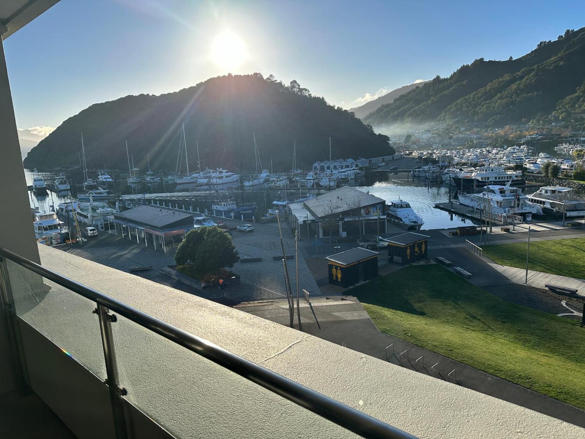 Picton Waterfront Apartments Экстерьер фото