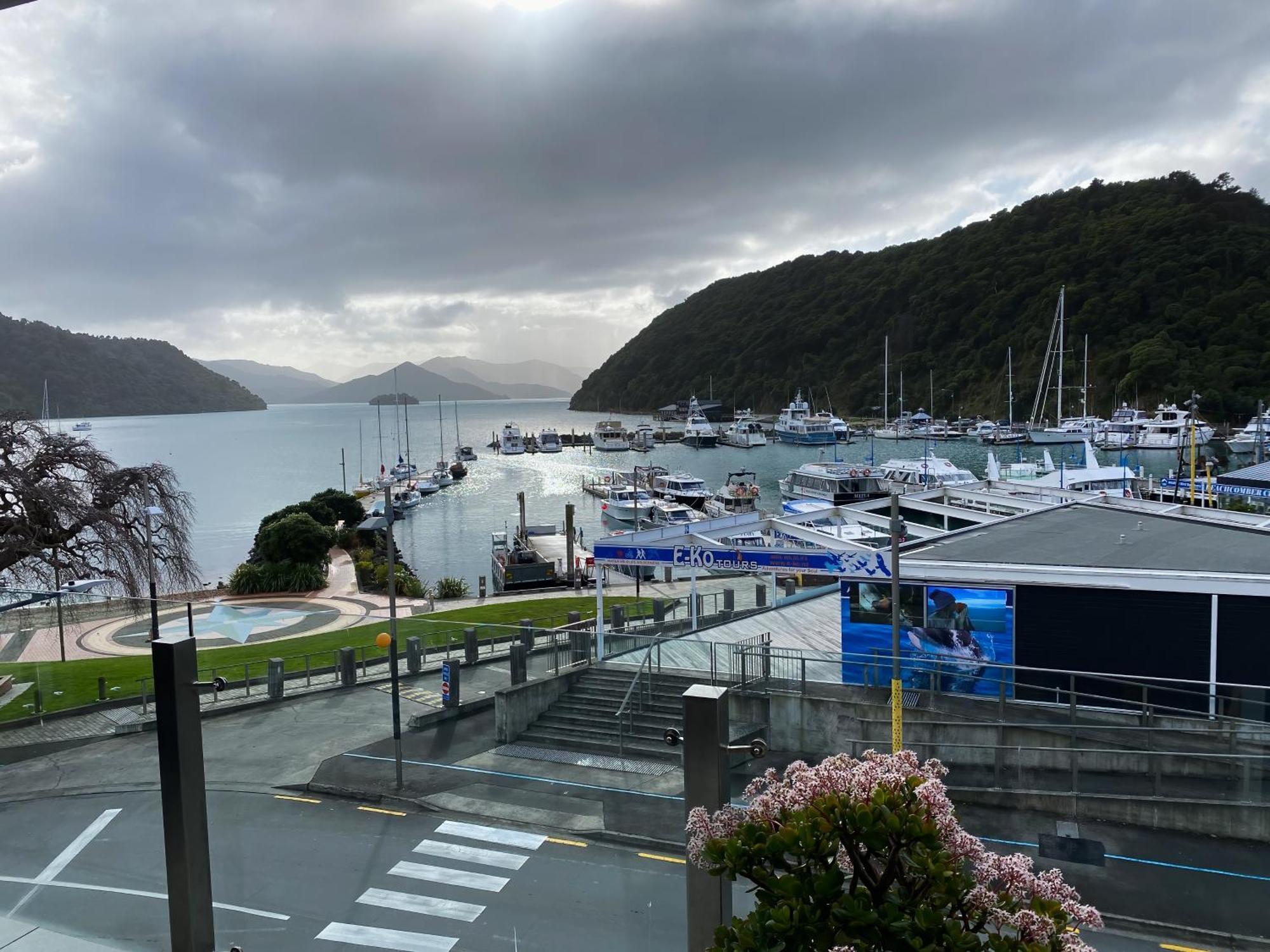 Picton Waterfront Apartments Экстерьер фото